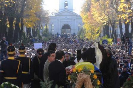 Adrian Păunescu, cimitirul Bellu 18410476