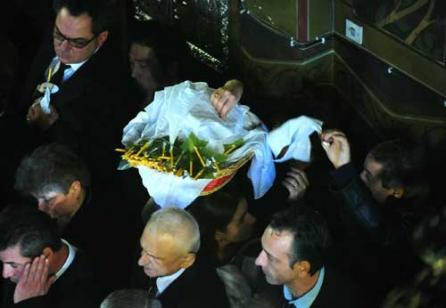 Adrian Păunescu, slujba de la biserica Boteanu 18410400