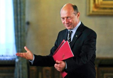 Băsescu: Curtea Constituţională, o instituţie penibilă