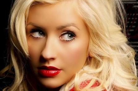 Christina Aguilera va da numele unei stele pe Hollywood Walk of Fame