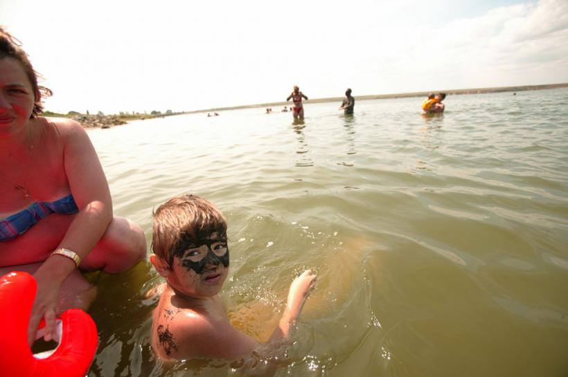 Namolari pe lac vara si iarna 18411031