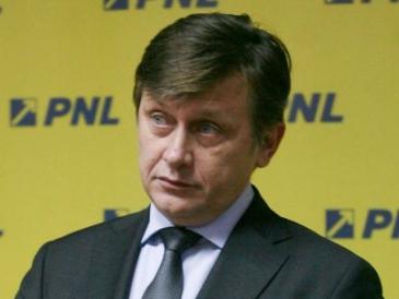 PNL ameninţă cu suspendarea preşedintelui Băsescu