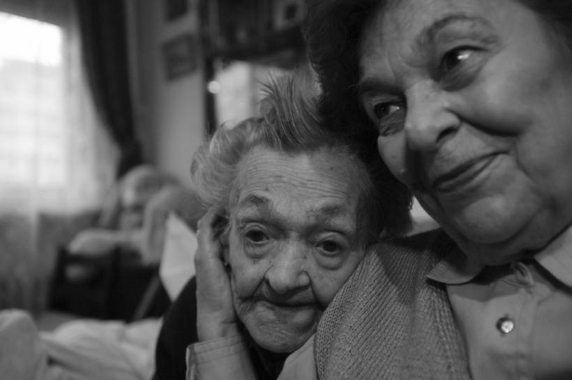 Pensionarii, dependenti de stat 18411176