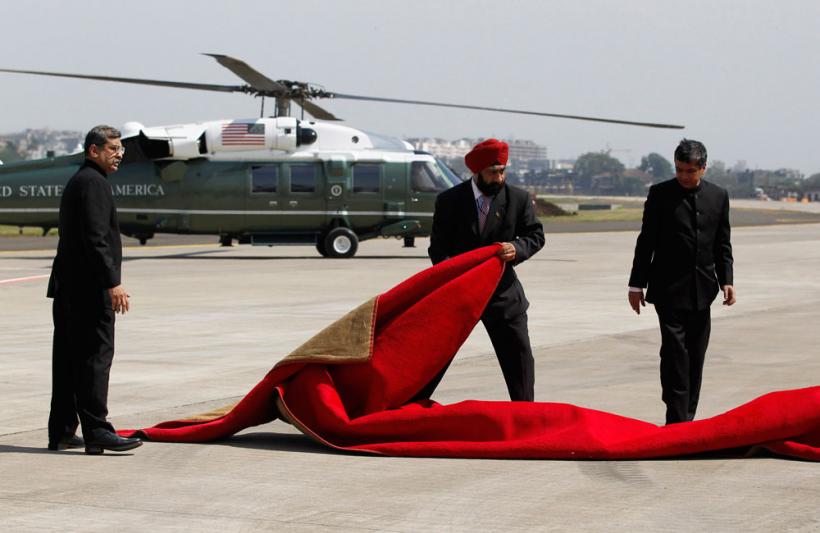 Se poarta rosu 18411070