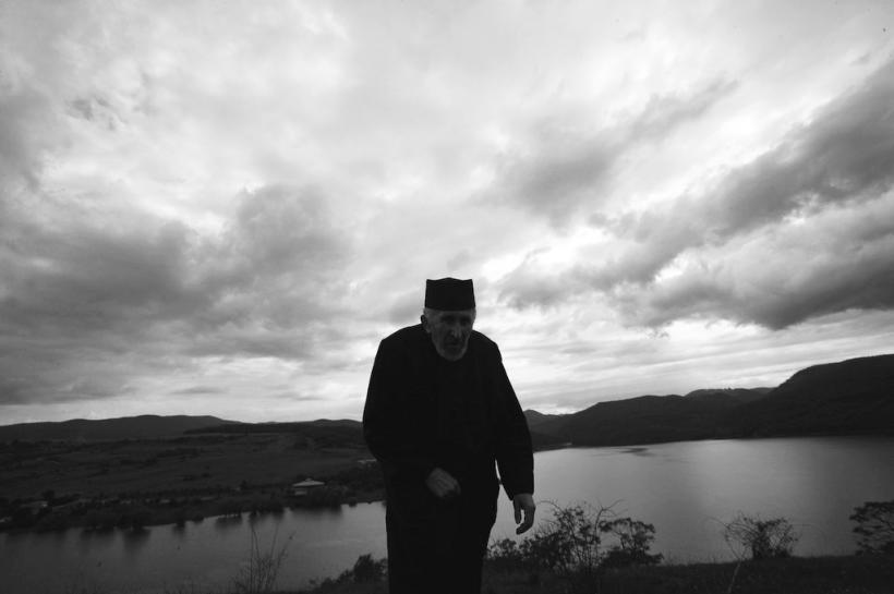 Bisericile de sub ape 18411525