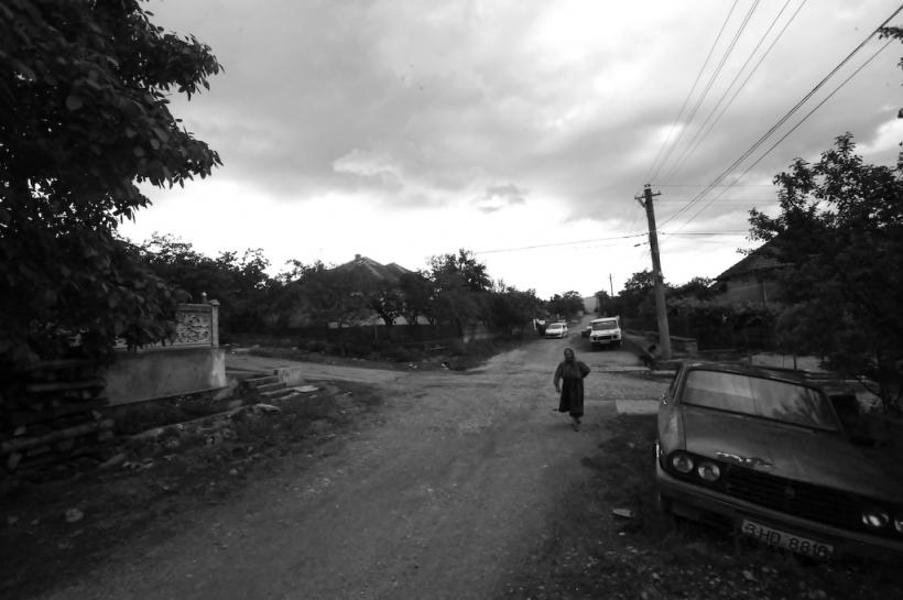 Bisericile de sub ape 18411585