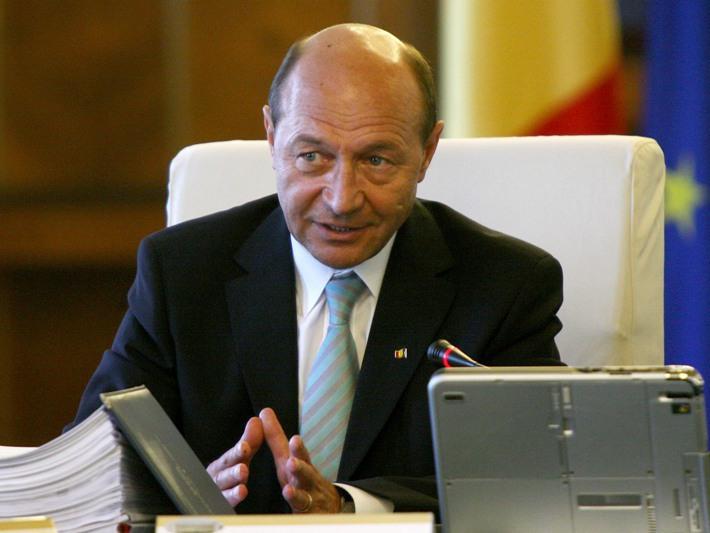 Băsescu: “Este ceva putred cu conducerea Poliţiei”