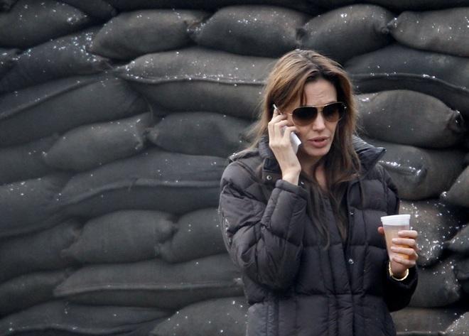 Angelina Jolie vine în ajutorul sinistraţilor inundaţiilor din Italia
