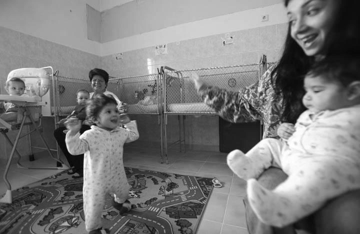 Copii abandonaţi 18412197