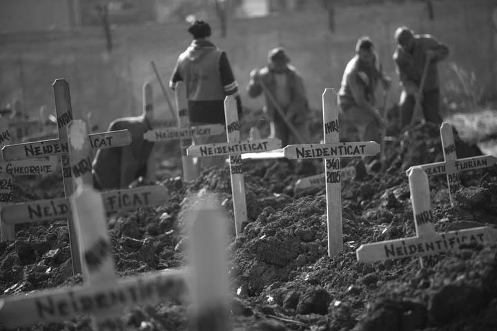 Copii abandonaţi 18412205