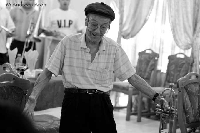 "Cântecele din Cimitirul Vesel” 18412717