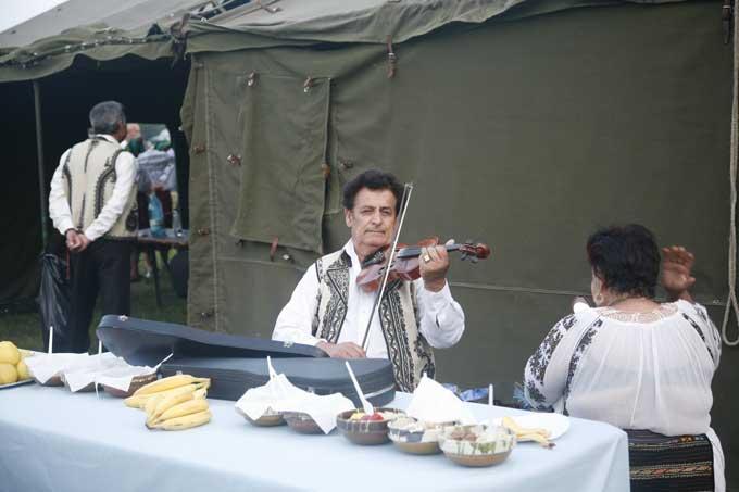 "Cântecele din Cimitirul Vesel” 18412730