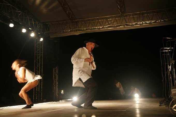 "Cântecele din Cimitirul Vesel” 18412735