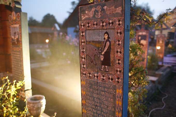 "Cântecele din Cimitirul Vesel” 18412741