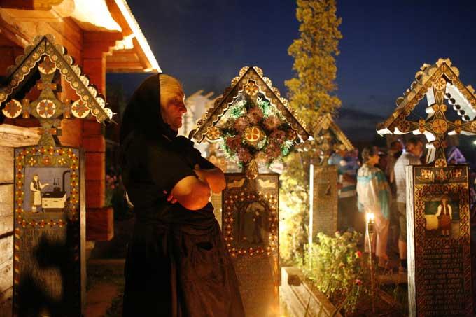 "Cântecele din Cimitirul Vesel” 18412744