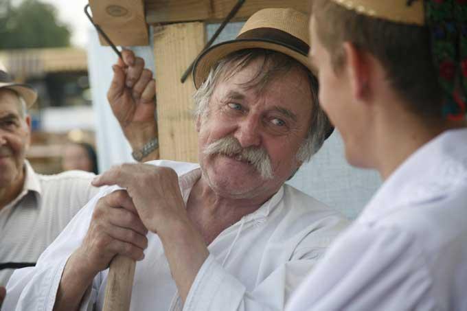 "Cântecele din Cimitirul Vesel” 18412747