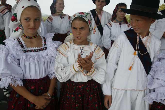 "Cântecele din Cimitirul Vesel” 18412754