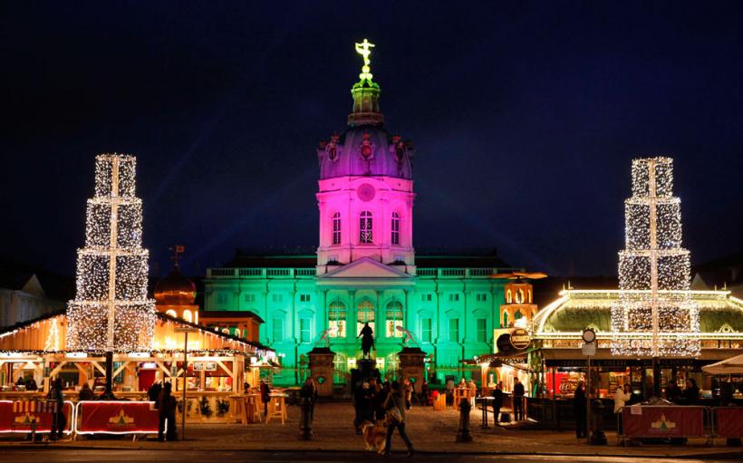 Pregatiri pentru sarbatorirea  Craciunului 18412099