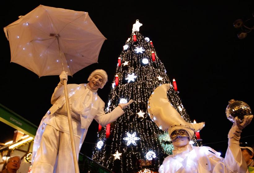 Pregatiri pentru sarbatorirea  Craciunului 18412102