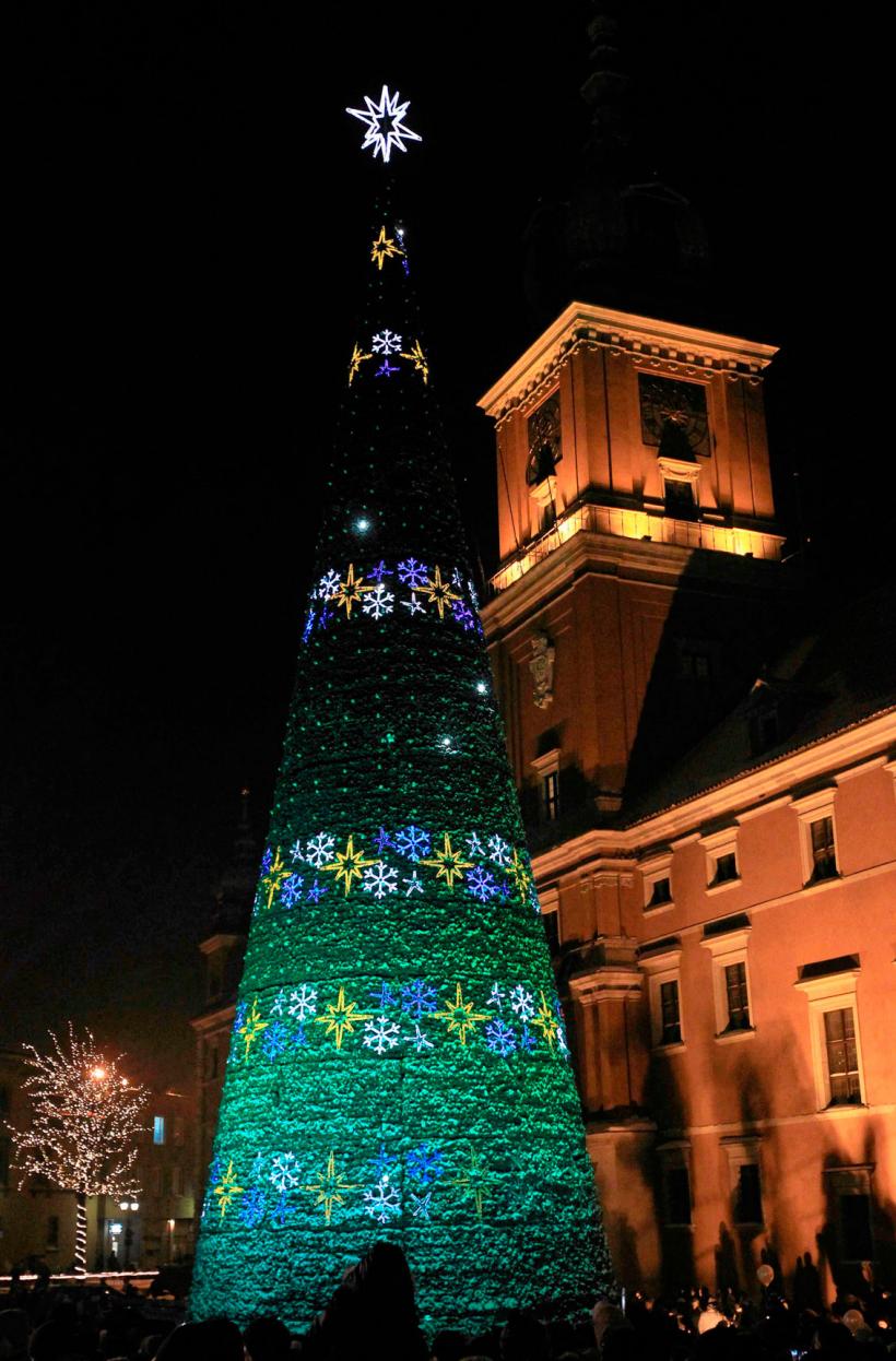 Pregatiri pentru sarbatorirea  Craciunului 18413810