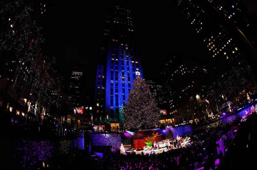 Pregatiri pentru sarbatorirea  Craciunului 18413815