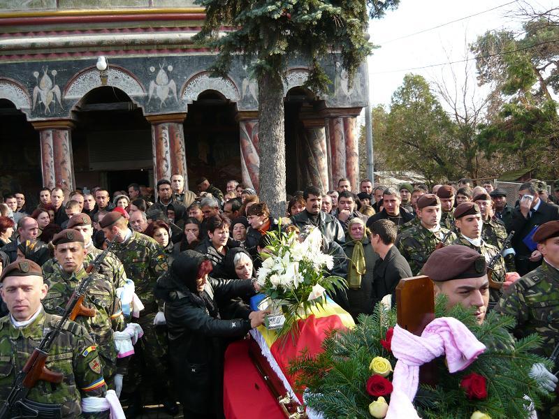 Scorpionii Roşii, înmormântaţi cu aplauze 18412768