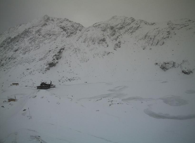 Weekend alb la munte 18412854