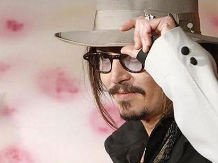 Johnny Depp: "Când sunt în Franţa, nu folosesc nici măcar telefonul"