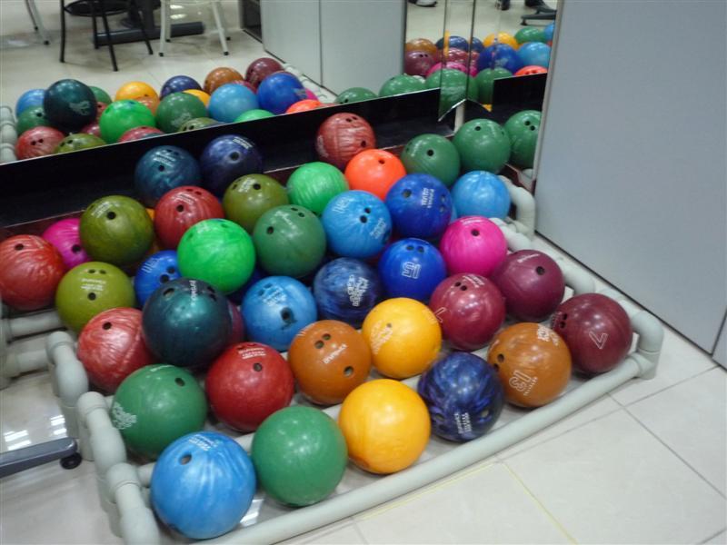Primul turneu internaţional de bowling din România 18412995