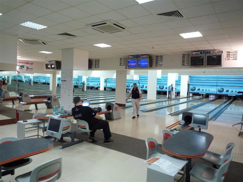 Primul turneu internaţional de bowling din România 18413095