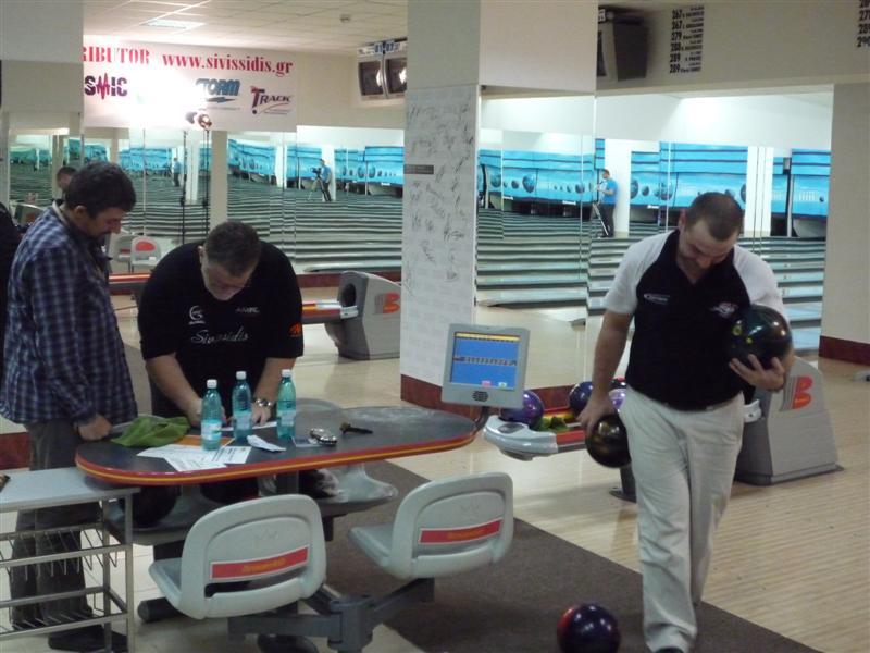 Primul turneu internaţional de bowling din România 18413100
