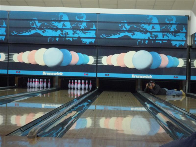 Primul turneu internaţional de bowling din România 18413114