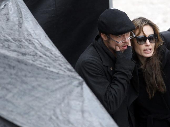 Bat clopote de nuntă pentru Brad Pitt şi Angelina Jolie?