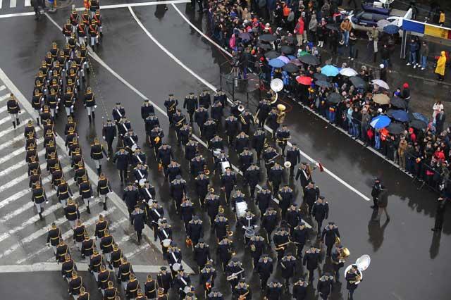 1 decembrie 2010 18413335