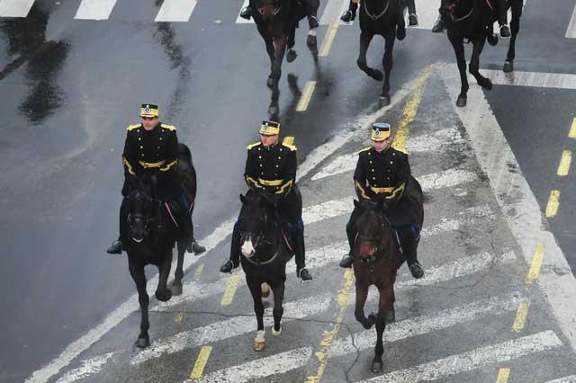 1 decembrie 2010 18413343