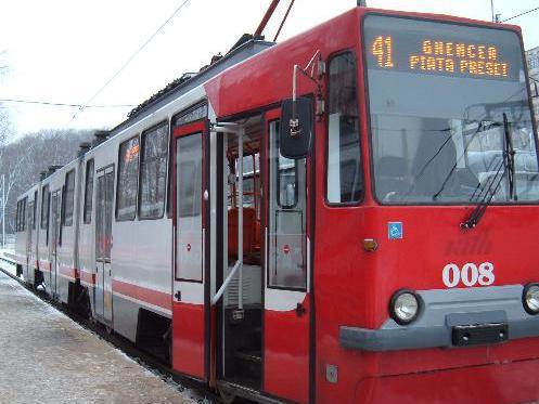 Demiteri la RATB în urma blocării circulaţiei pe linia tramvaielor 41