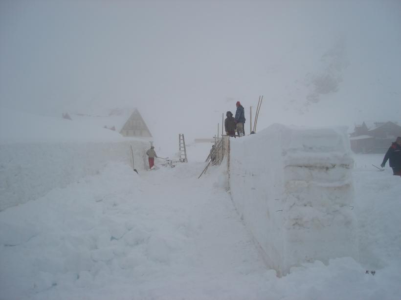 Hotel de gheaţă la Bâlea Lac 18414087