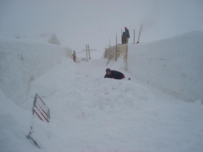 Hotel de gheaţă la Bâlea Lac 18414089
