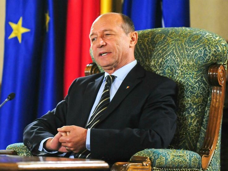 Băsescu invită partidele parlamentare la consultări pe 13 decembrie