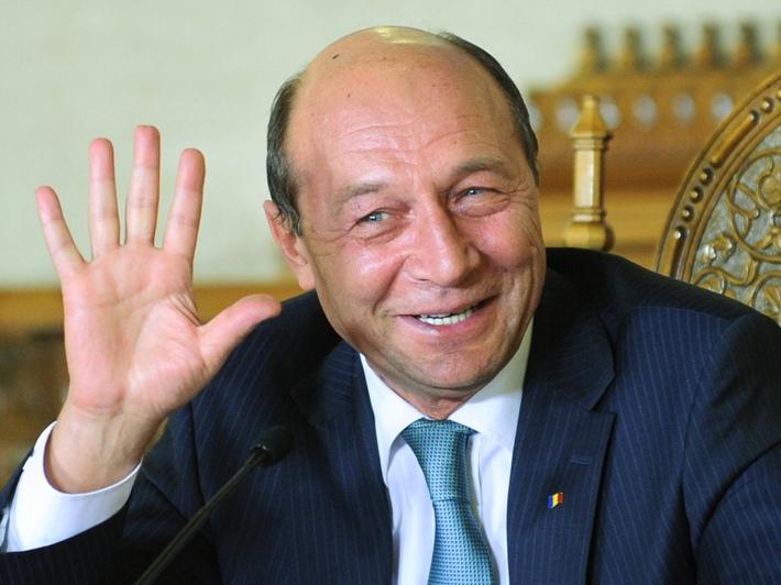 Băsescu: Obiectivul opoziţiei este intrarea României în derapaj