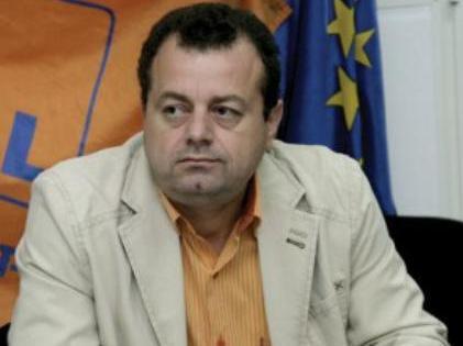 Senatorul PDL Mircea Banias, pus sub acuzare de procurori
