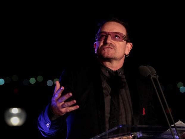Bono, invitat să fie gazda unei emisiuni la noul post TV al lui Oprah Winfrey