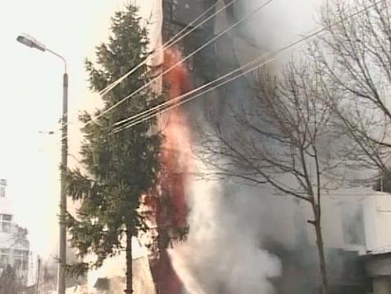 Explozia de la Bacău, provocată de o acumulare de gaze la parterul blocului