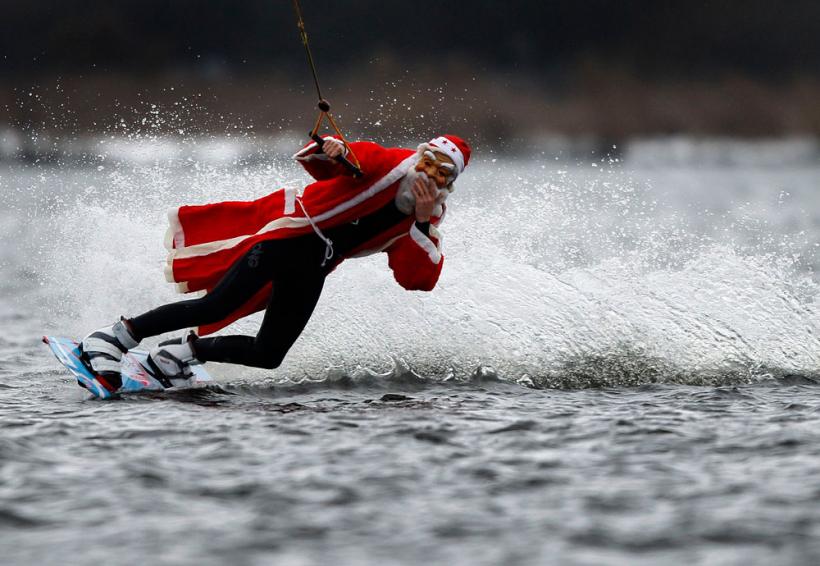 Aşteptându-l pe Moş Crăciun 18415750