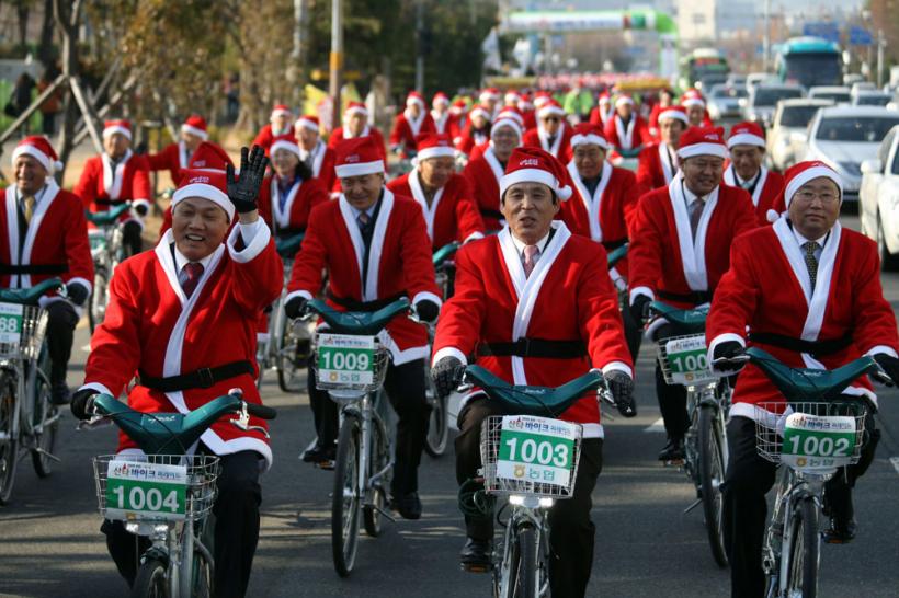 Aşteptându-l pe Moş Crăciun 18415751