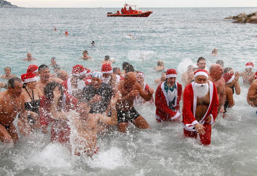 Aşteptându-l pe Moş Crăciun 18415755