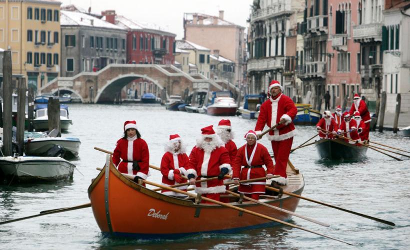 Aşteptându-l pe Moş Crăciun 18415756