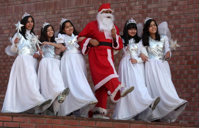 Aşteptându-l pe Moş Crăciun 18415762