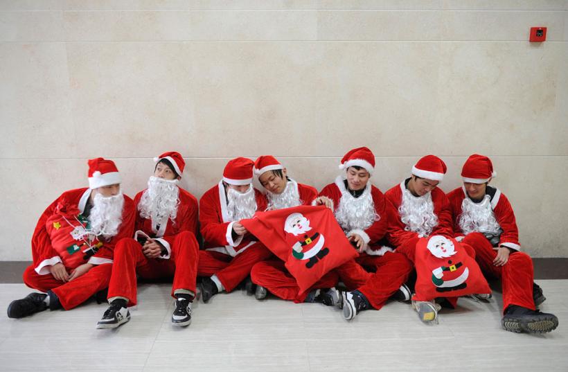 Aşteptându-l pe Moş Crăciun 18415765