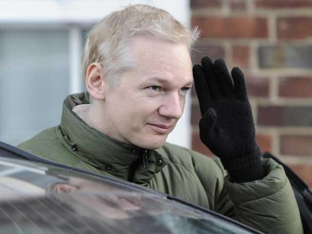 Julian Assange are nevoie de bani
